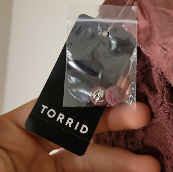 Nwt Torrid Women's Peplum Lace Bell Top -Size (18-20) (2X)- Excellent Condition - Picture 8 of 10